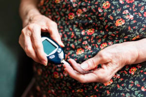 lady tracking glucose